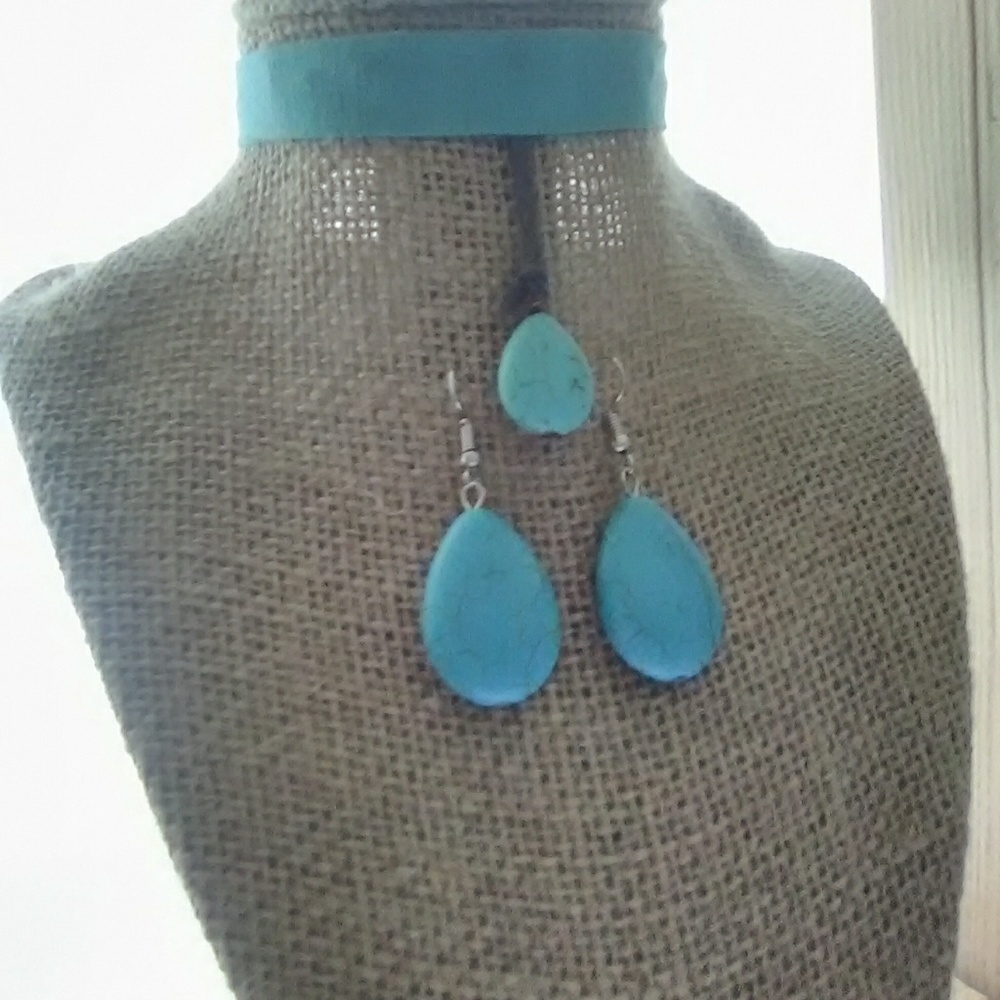 Choker & Earrings